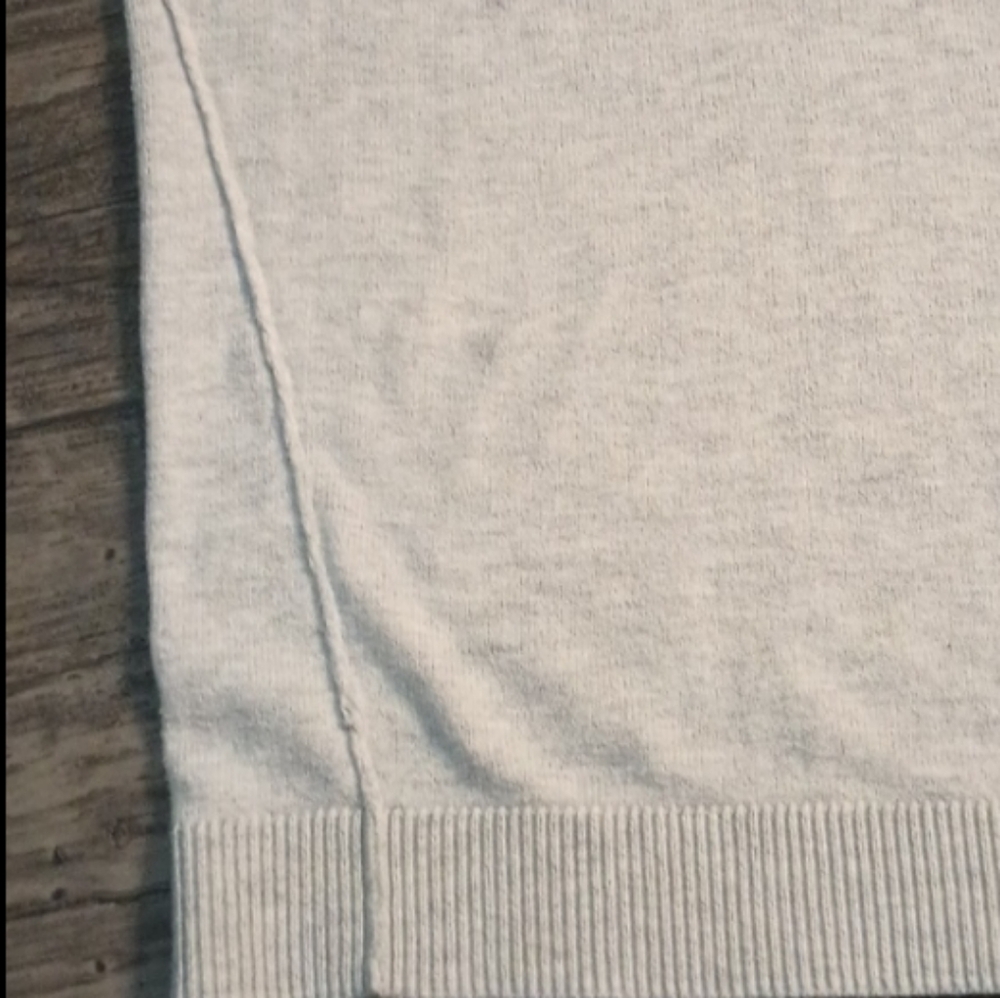 Banana Republic Heather Gray Knit Top - Picture 10 of 12